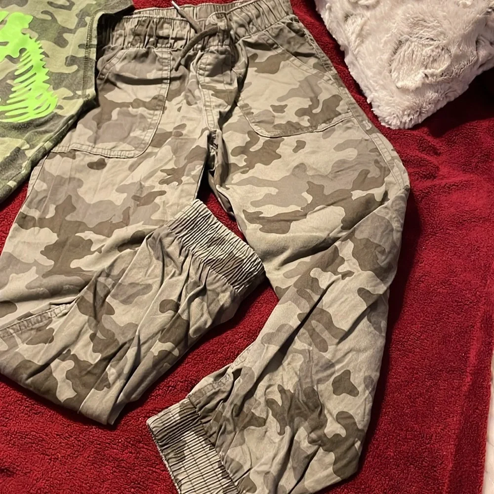 CAMO Outfit pants SZ 5-6 lined hooded sleeveless Top w kangaroo pocket 4/5 pants